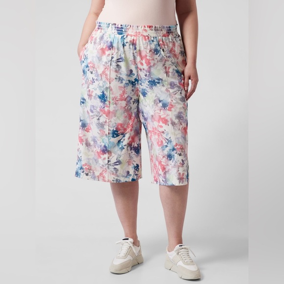 Athleta | Savannah Bermuda Shorts - Lumen Floral Cream - Picture 4 of 13